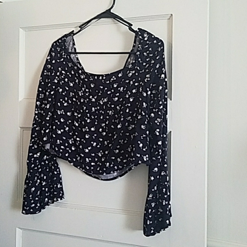 NWOT STONE COLD FOX  CROP TOP